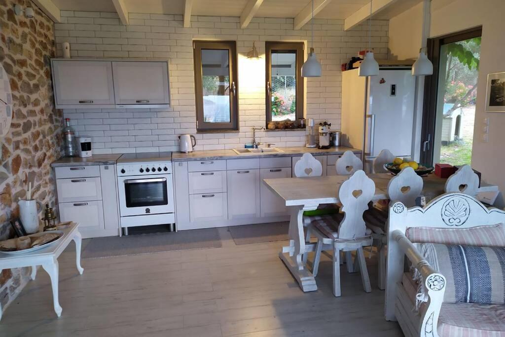 Klovino Beach House Douvia Exterior foto